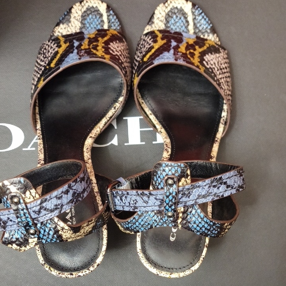 Coach Snake Pipher Heel No. Q8105 8.5B - Picture 6 of 10